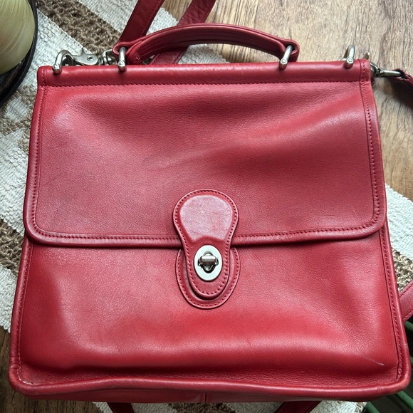 Vintage Coach Red Willis Bag in the 9927 - Picture 9 of 14